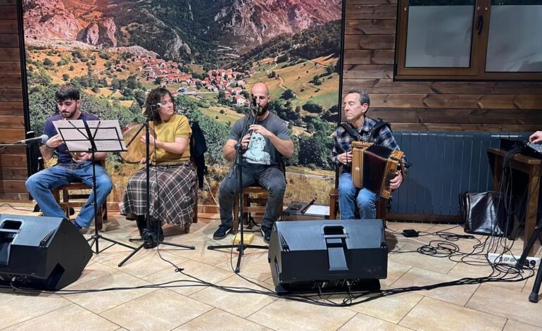 San Roque del Acebal, en Llanes, celebró la Fiesta del mijo