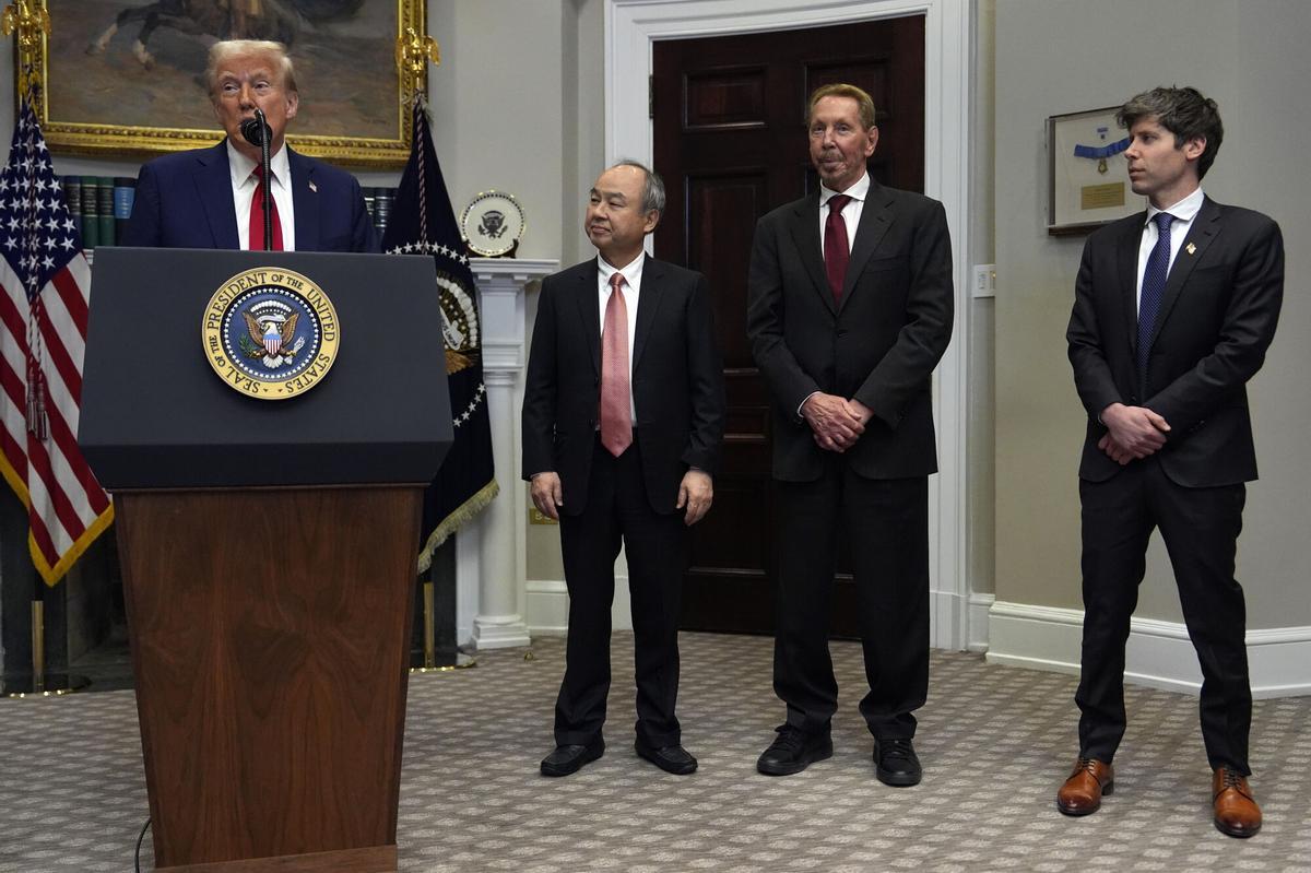 21 de enero de 2025, Washington DC. El presidente Donald Trump recibe en la Casa Blanca a empresarios clave de la IA: Oracle - Larry Ellison - Softbank - y OpenAI - Sam Altman