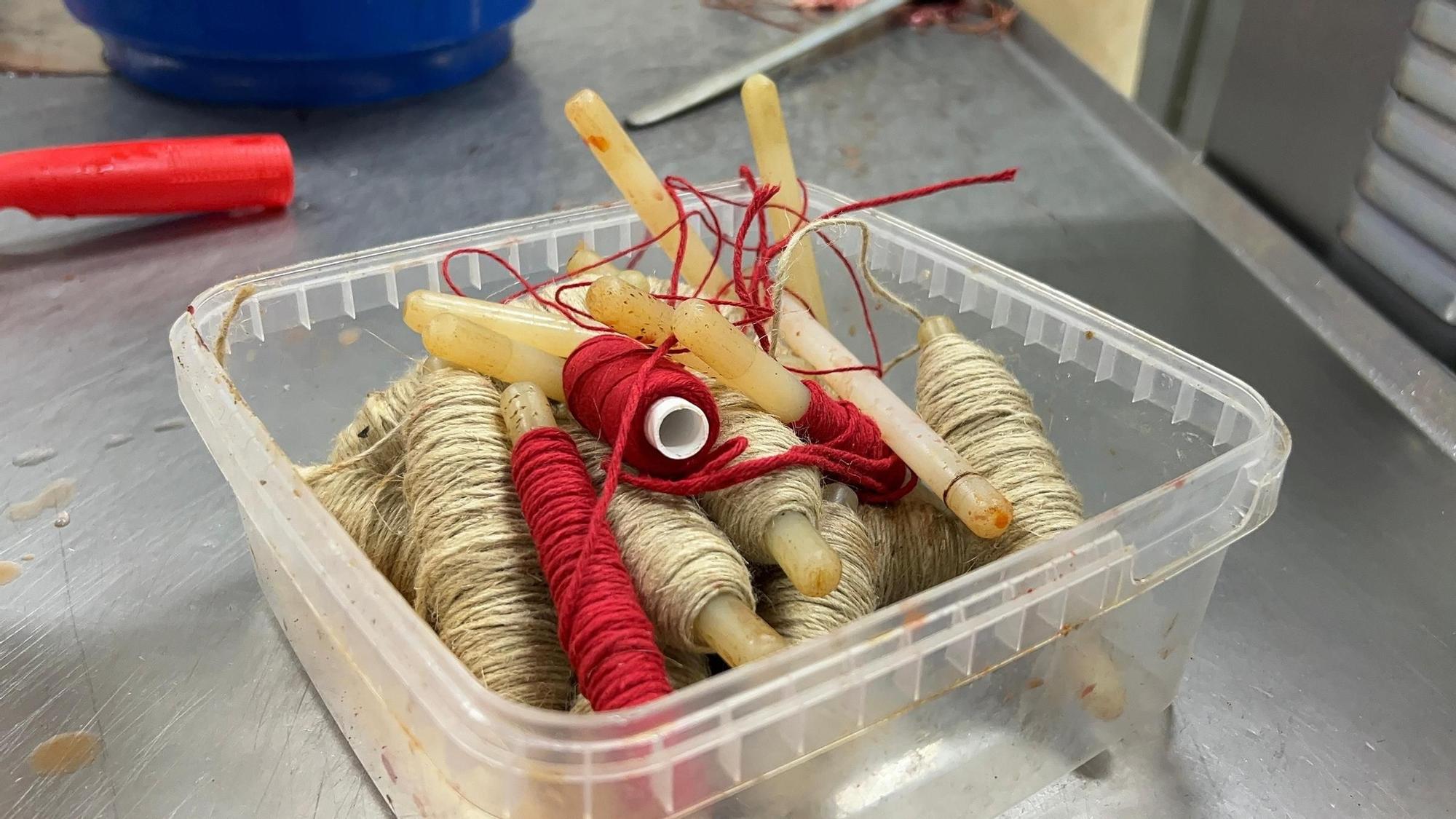 EN FOTOS: Así elaboran embutidos en La Venta, una empresa de Mallecina (Salas) con más de 70 años de historia