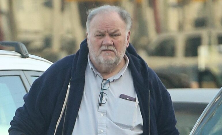 El padre de Meghan Markle, de 81 años, ingresado en la UCI tras ser operado de urgencia en Filipinas: «Su vida corre peligro»