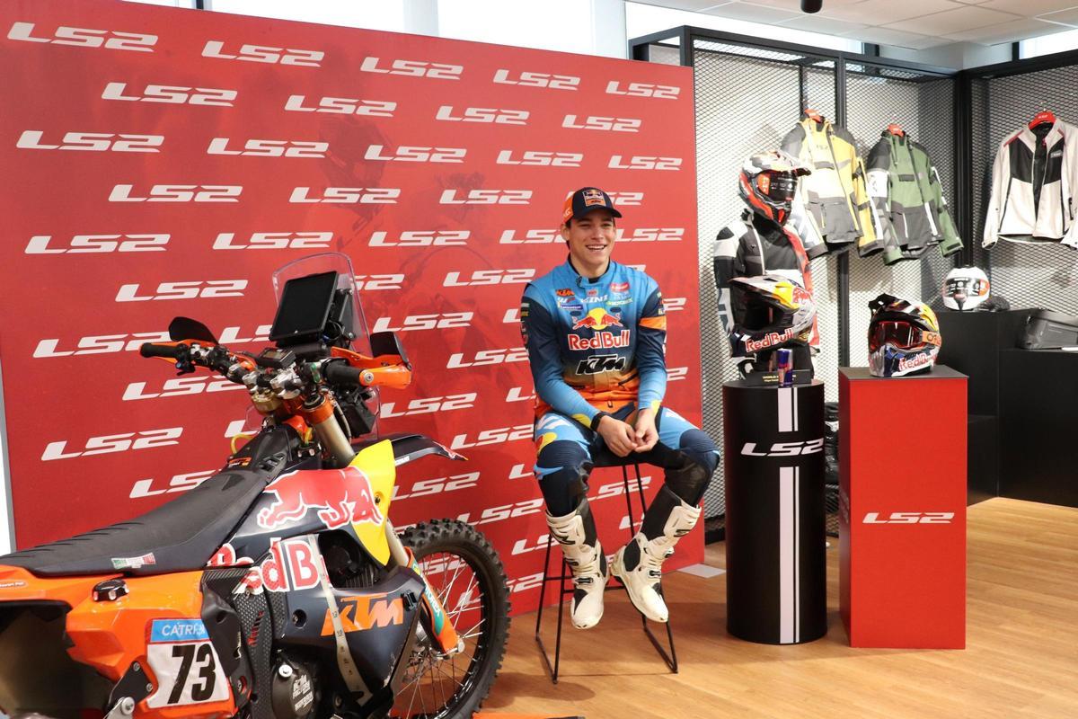 Edgar Canet, posando con su KTM