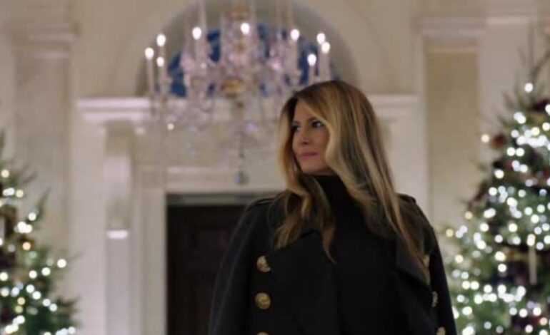 75 coronas, 51 árboles, 200 metros de guirnaldas y 2.000 tiras de luces