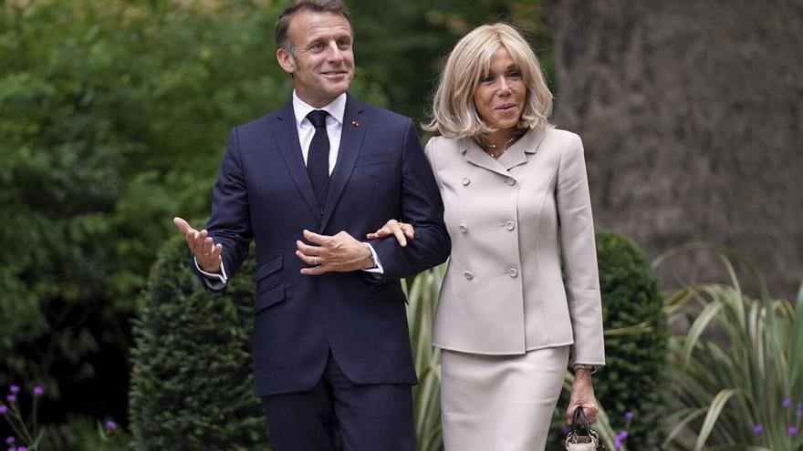 Polémica en Francia por los insultos de Brigitte Macron contra un grupo de feministas