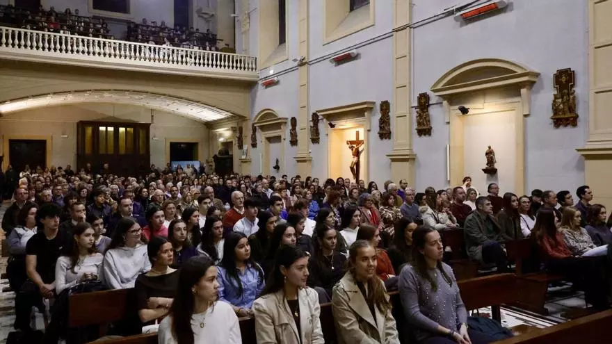 La Inmaculada Concepción se entrega a su Virgen, así fue la celebración en el colegio de Gijón