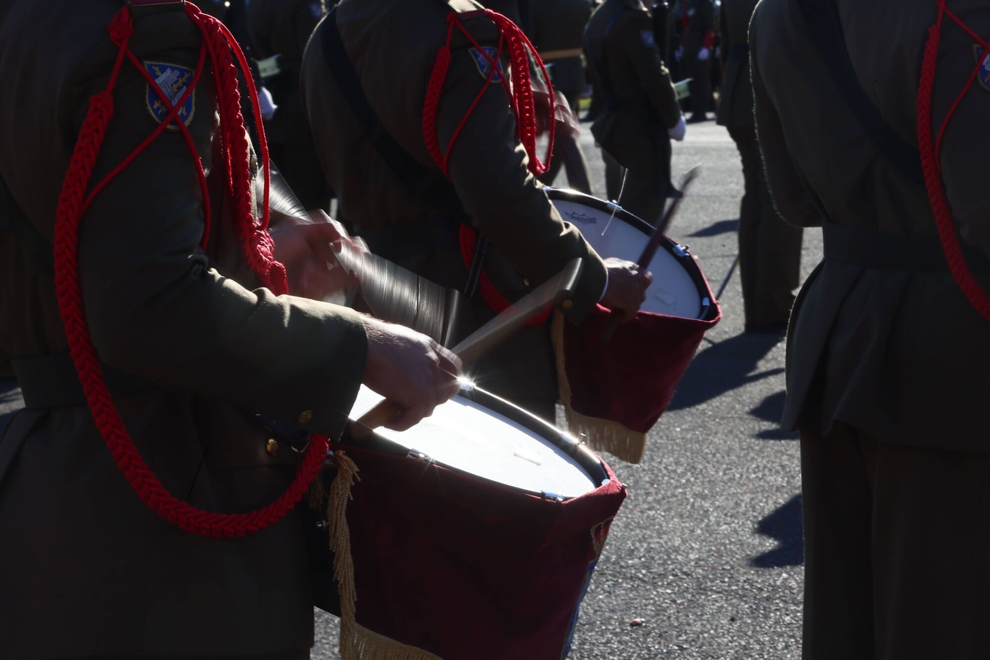 EN IMÁGENES: El acuartelamiento "Cabo Noval" se vistió esta mañana de gala para celebrar el día de la Inmaculada