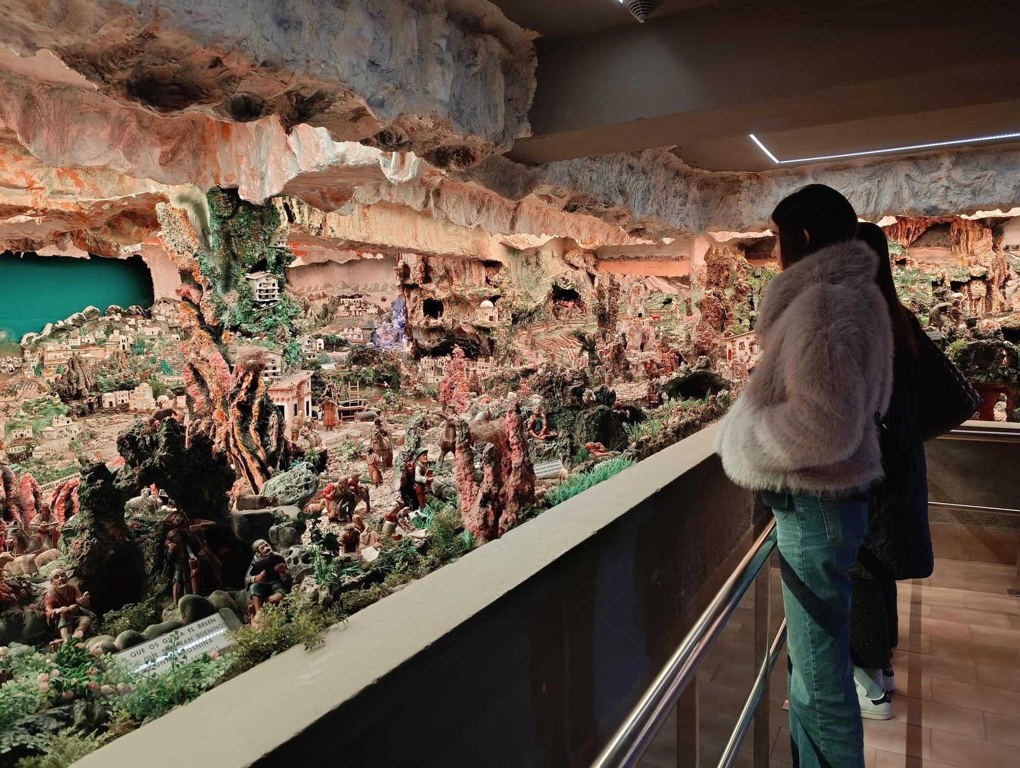 El Belén de Pola de Siero que deslumbra en Navidad