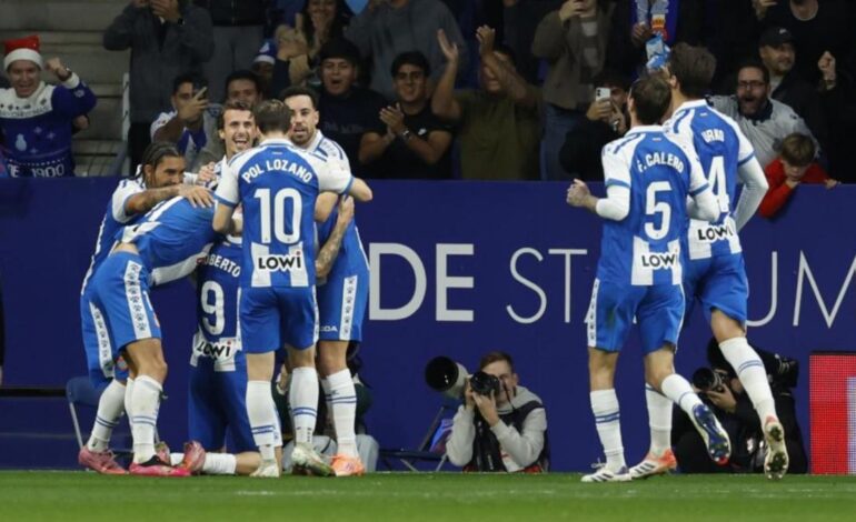 Los perico siguen volando, de tres en tres