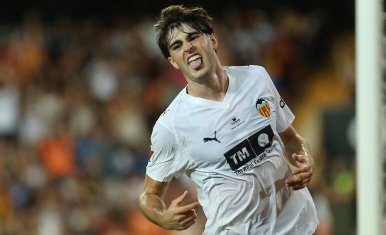 La gripe tumba a Javi Guerra a dos días del Atlético