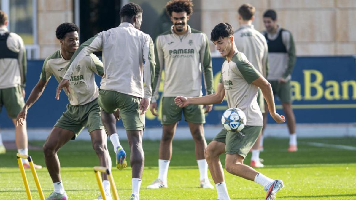 El Villarreal apuesta por Maciá ante los problemas en el centro del campo