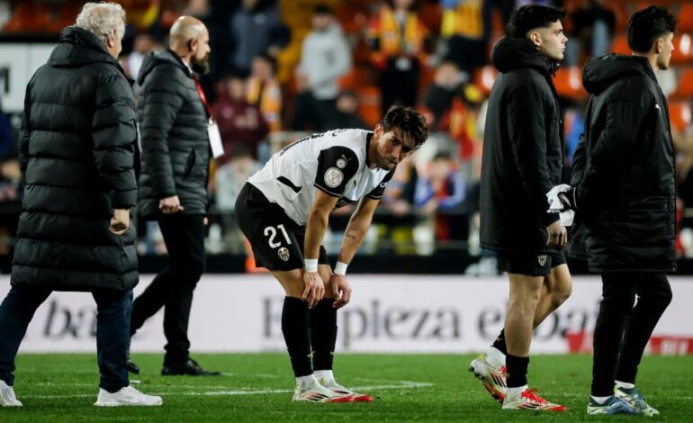 El Valencia rechaza una oferta de 6 millones por Jesús Vázquez