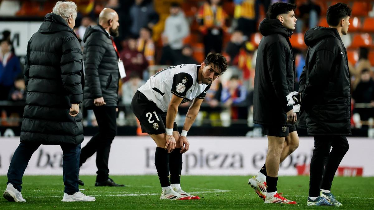 El Valencia rechaza una oferta de 6 millones por Jesús Vázquez