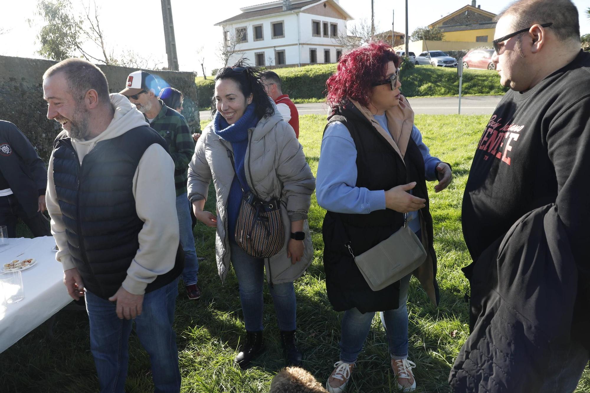 EN FOTOS: el sorteo único de xata en Gozón para evitar la contagiosa enfermedad de las vacas