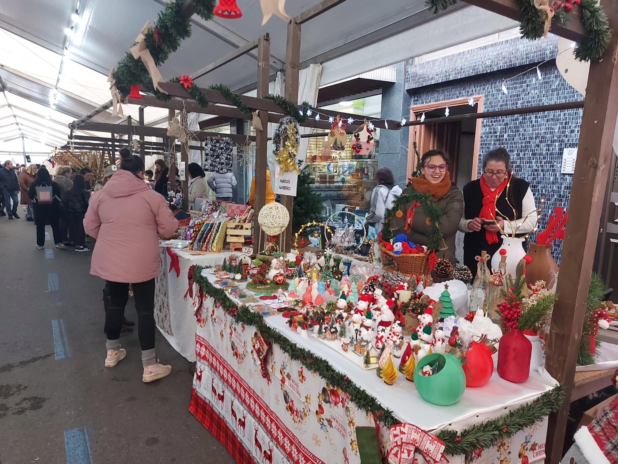En imágenes: Así era el mercadillo navideño de Tineo