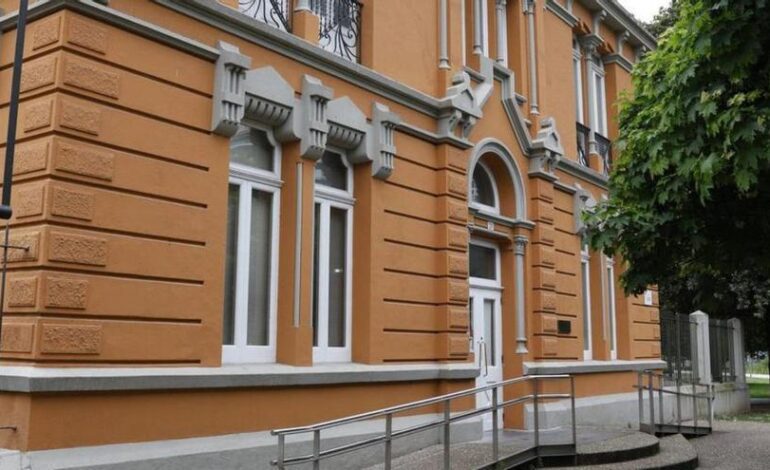 El Revillagigedo acogerá la obra de Piñole solo si los albaceas lo permiten