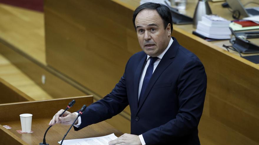 Juanfran Pérez Llorca toma posesión como presidente valenciano ante el pleno de las Corts