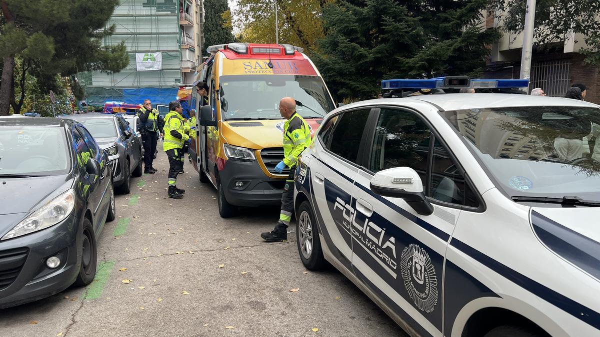 CIUDAD LINEAL | Una mujer fallece y dos niños de 3 años resultan heridos graves tras precipitarse desde un décimo piso en Madrid