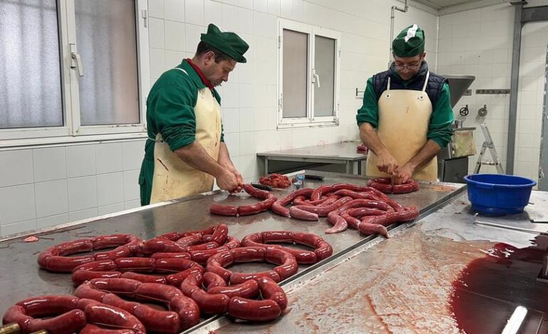 más de 70 años elaborando morcilla y chorizo de forma artesanal