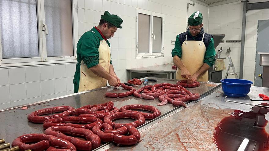 más de 70 años elaborando morcilla y chorizo de forma artesanal