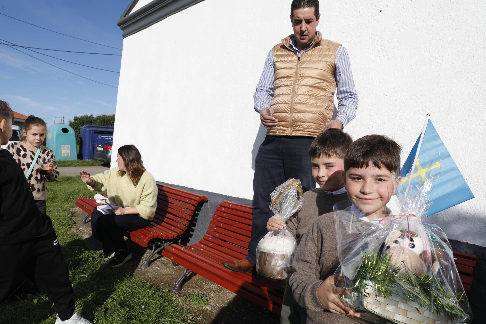 EN FOTOS: el sorteo único de xata en Gozón para evitar la contagiosa enfermedad de las vacas