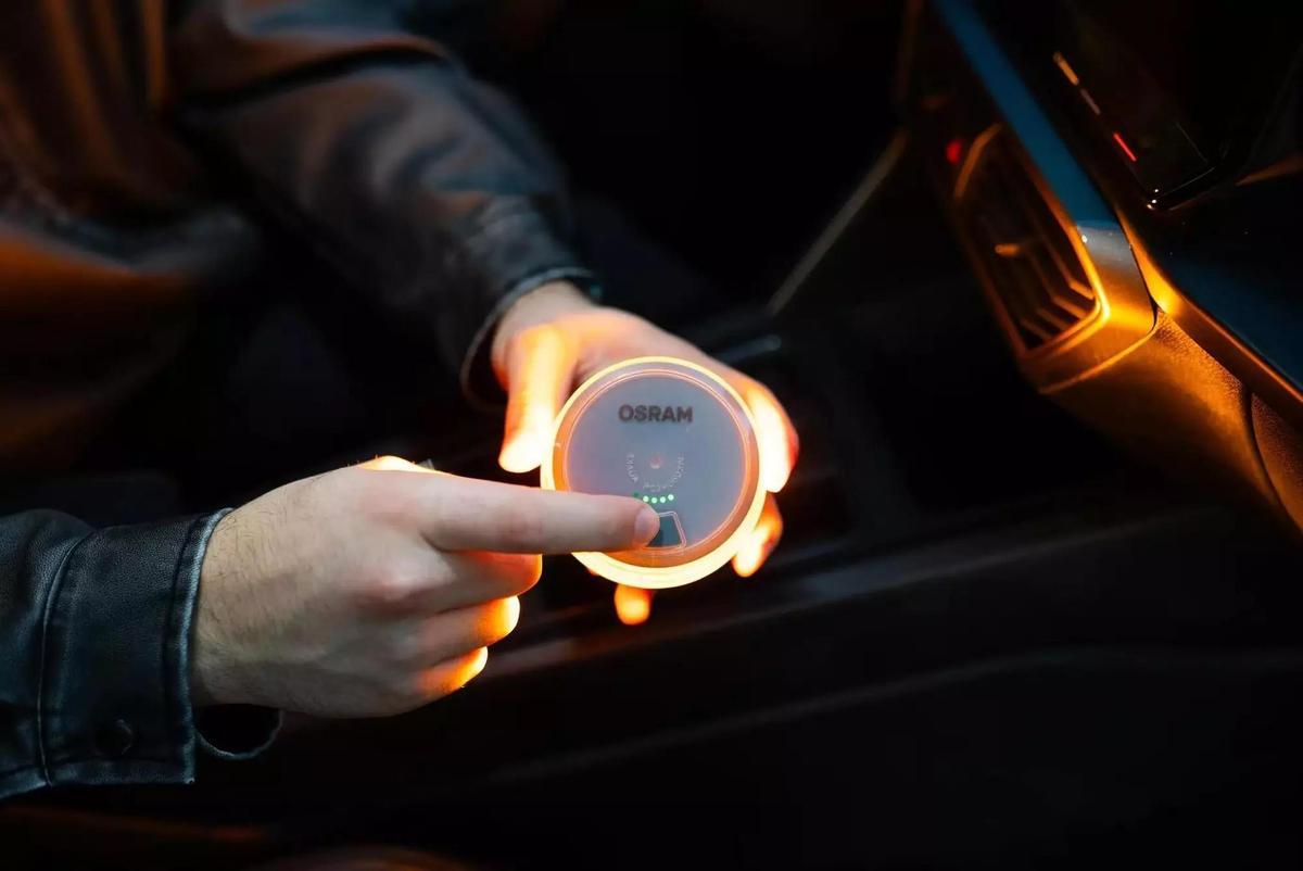 Baliza V16 homologada por Osram