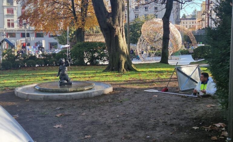 La histórica fuente que vuelve a echar agua (muchos años después) en el Campo San Francisco de Oviedo