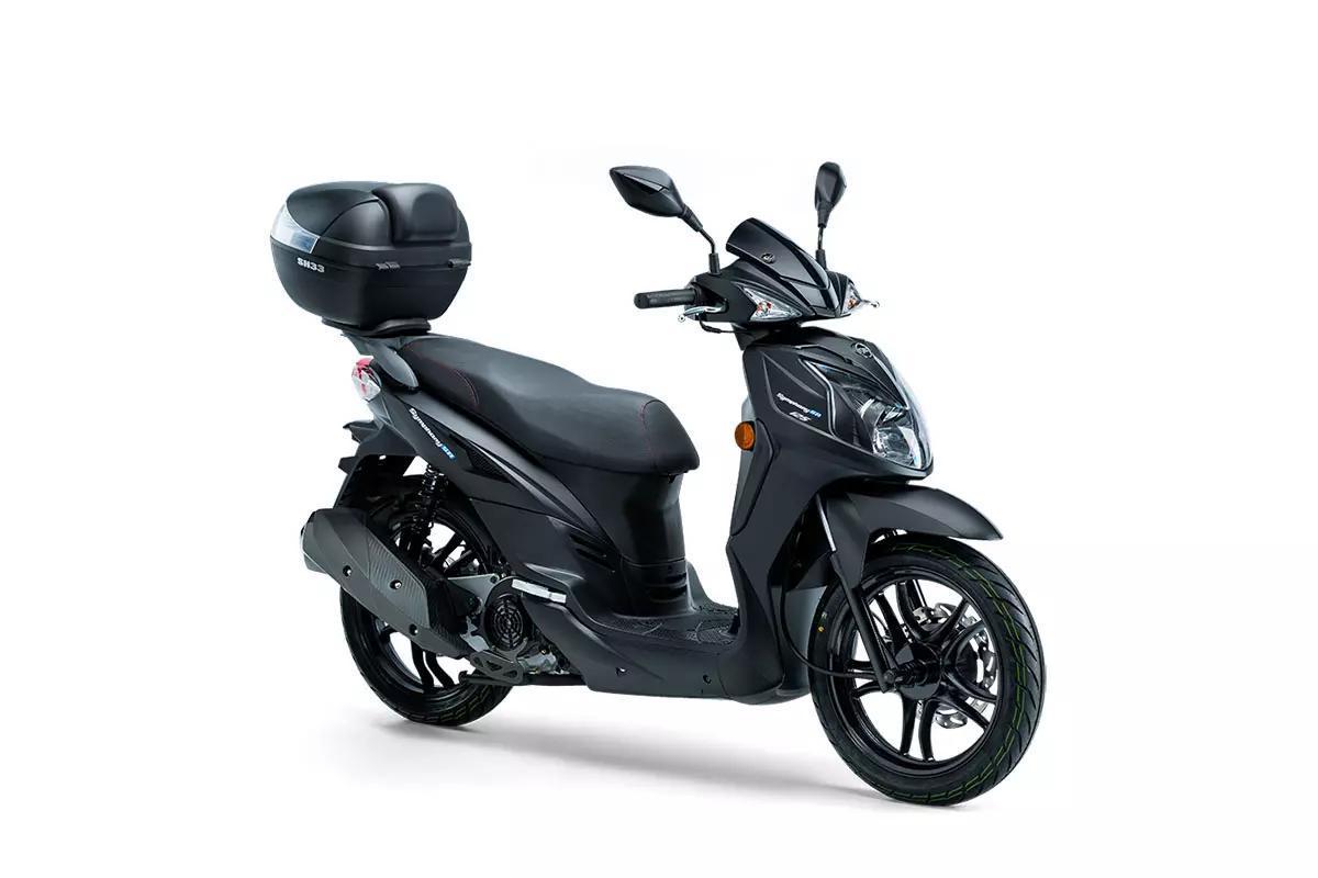 La SYM Symphony 125 es la cuarta moto más vendida en España durante el mes de octubre con 755 matriculaciones. Su coste inicial es de 2.299 euros.