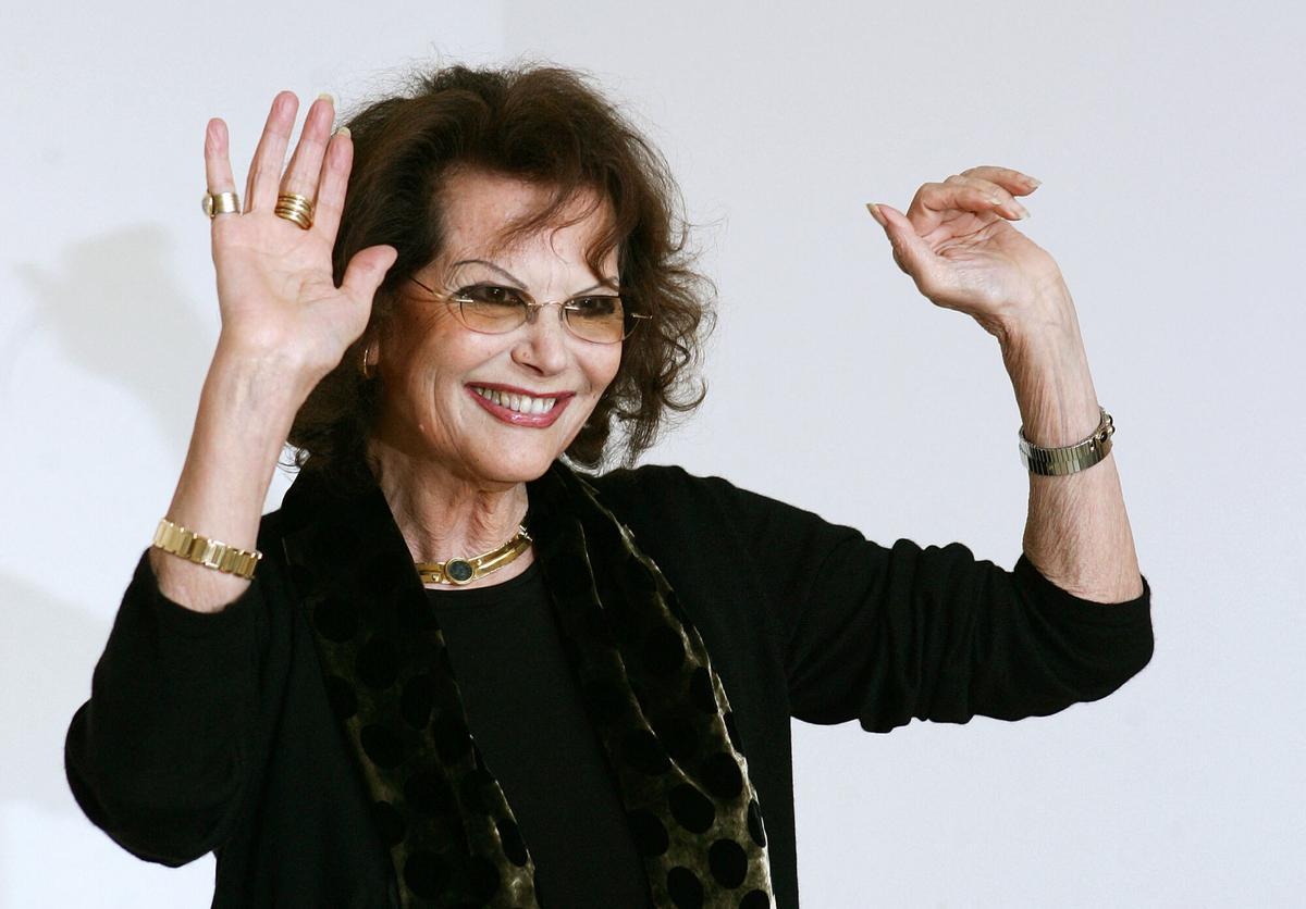 (FILES) Italian actress Claudia Cardinale poses during a photocall of the Med Film festival, 30 Octobre 2006 in Rome. Film star Claudia Cardinale dies aged 87 in the Paris region: agent to AFP. (Photo by Tiziana FABI / AFP)