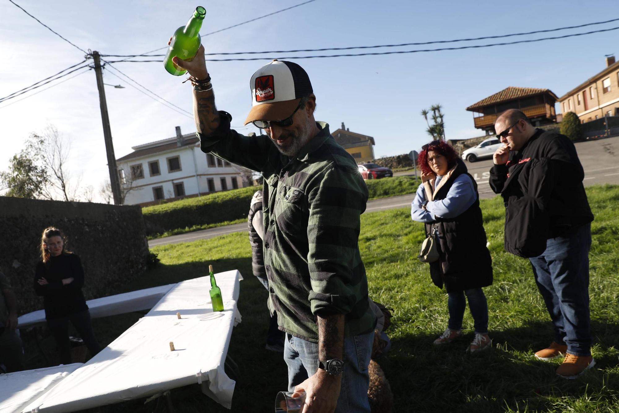 EN FOTOS: el sorteo único de xata en Gozón para evitar la contagiosa enfermedad de las vacas