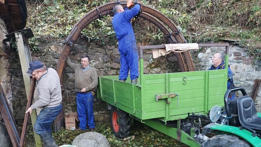 La singular idea de los vecinos de Gedrez para honrar su pasado minero (y, de paso, embellecer el pueblo)