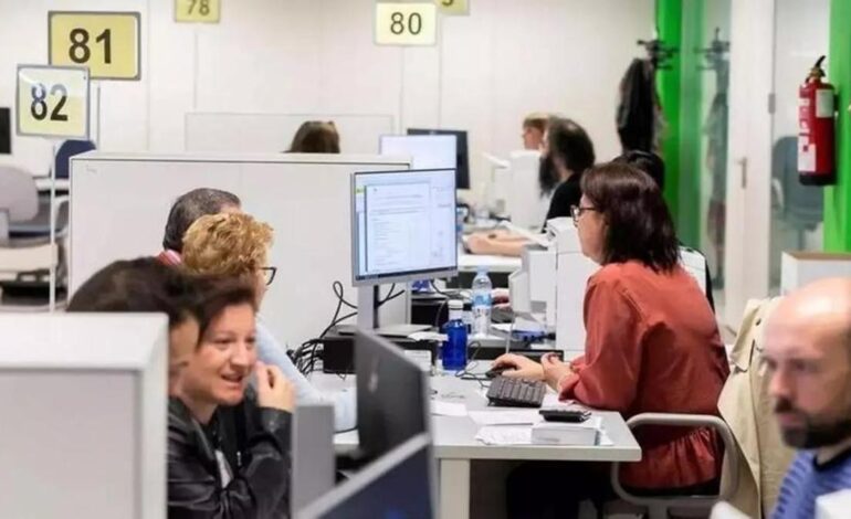 El Gobierno aprueba este martes la subida del 2,5% para este año de los funcionarios