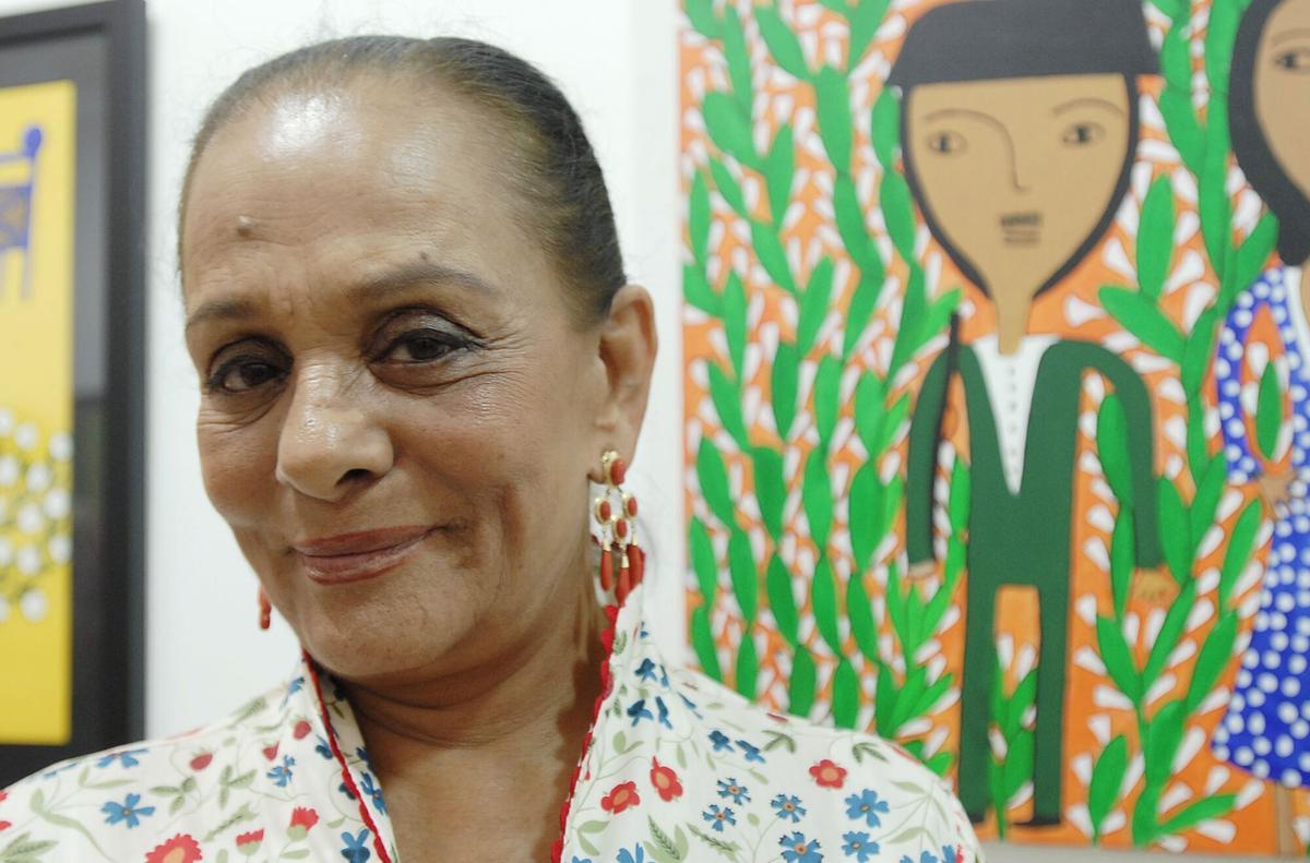 Imagen de archivo (12/9/2009) de la bailaora Micaela Flores Amaya La Chunga, durante la presentación de su exposición de cuadros naif en la sala Armaga de León. EFE/J.Casares