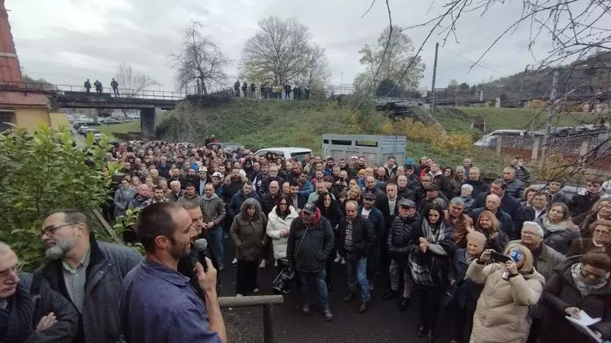 VIDEO: Concentración de apoyo a la Brigada de Rescate Minero en el pozo Fondón