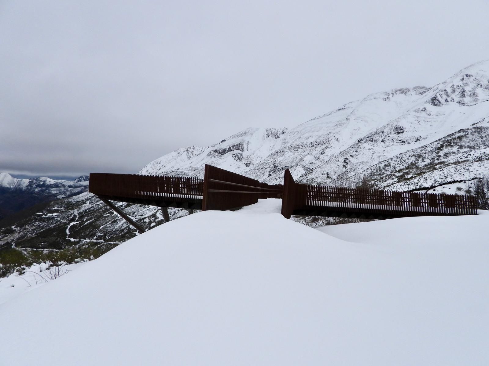 EN FOTOS: La imagen navideña que luce Somiedo, uno de los principales destinos del puente festivo en Asturias