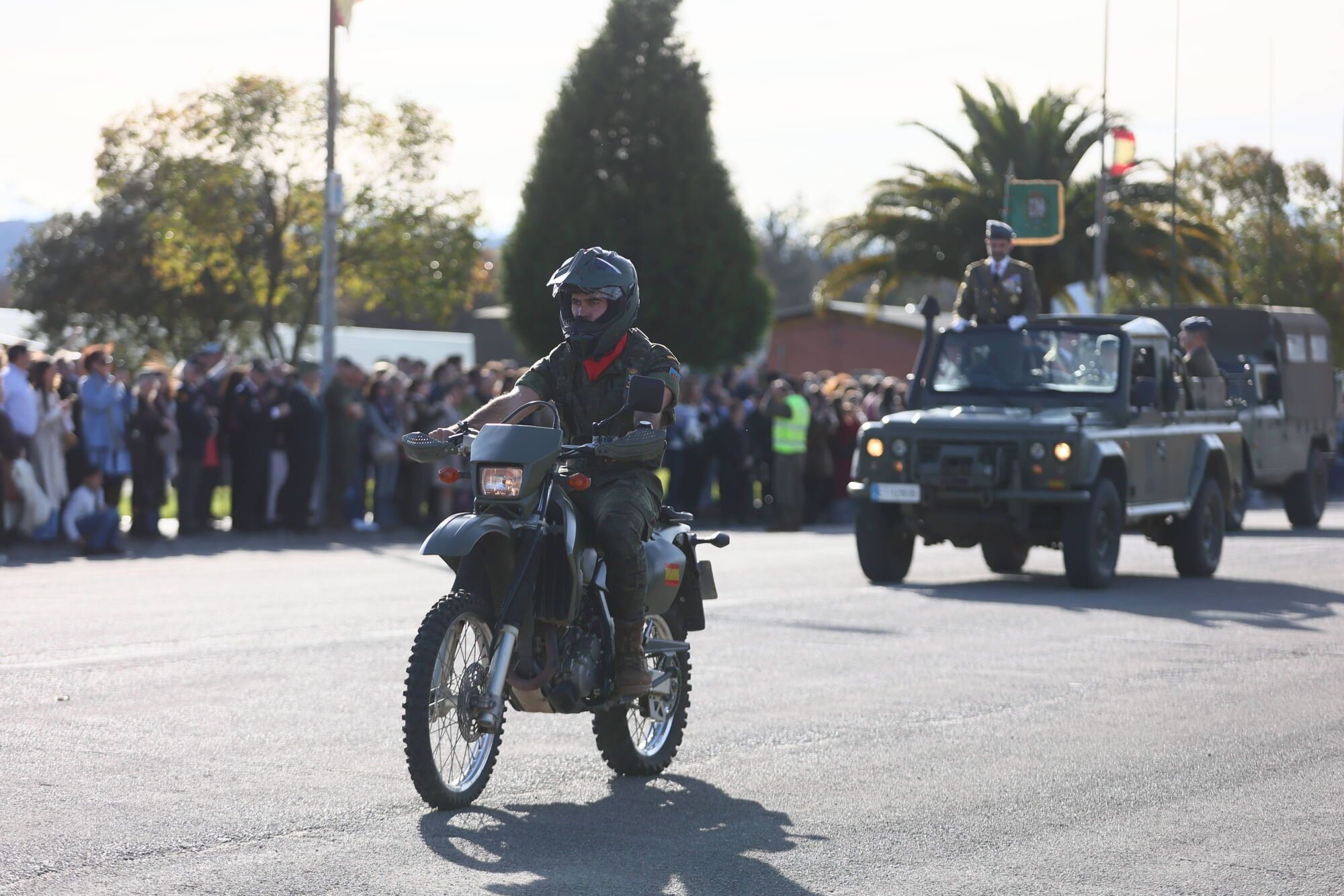 EN IMÁGENES: El acuartelamiento "Cabo Noval" se vistió esta mañana de gala para celebrar el día de la Inmaculada