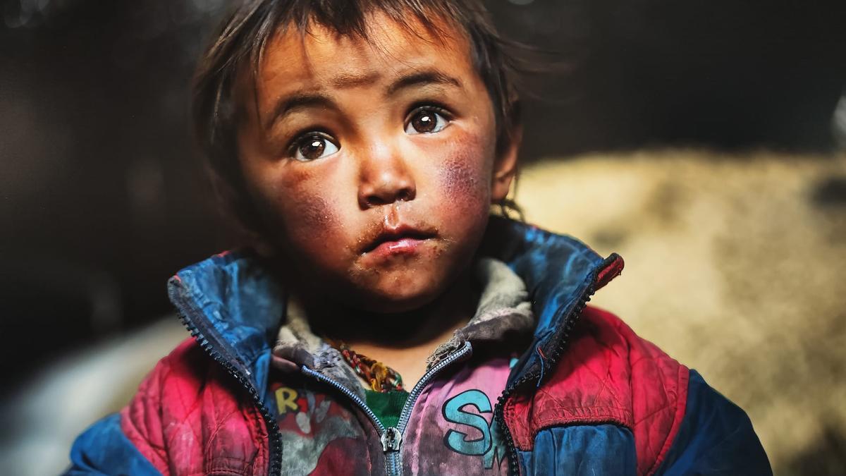 Grado inaugura «Un nómada ante la diversidad», exposición fotográfica de Emilio Cueto, que puede verse hasta el 29 de diciembre