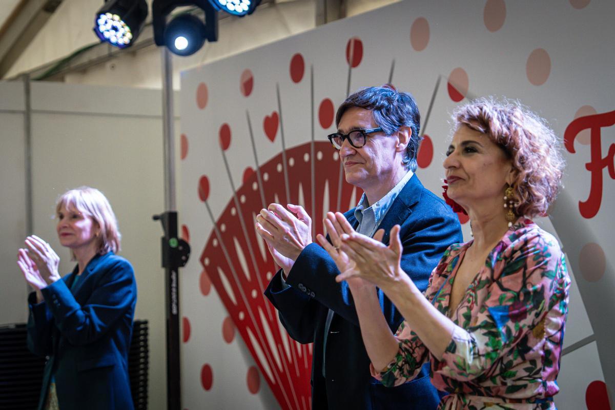 Barcelona 02/05/2025 Política. Este viernes 2 de mayo, el Primer Secretario del PSC y Presidente de la Generalitat, Salvador Illa, y la Vicepresidenta Primera del Gobierno de España y Vicesecretaria General del PSOE, María Jesús Montero, visitarán la Feria de Abril de Cataluña. AUTOR: MANU MITRU