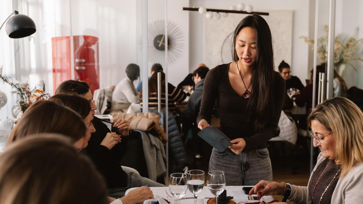 El ‘boom’ de los ‘journals’ o cómo dos estudiantes te enseñan a hacer tu propio cuaderno en Madrid: «Es terapéutico, genera nostalgia»
