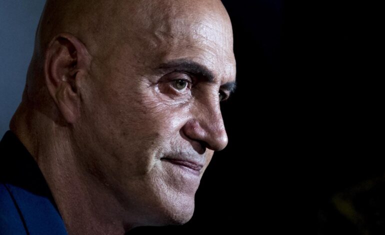 Imágenes del día: la impactante fotografía de Kiko Matamoros tras someterse a una nueva cirugía estética