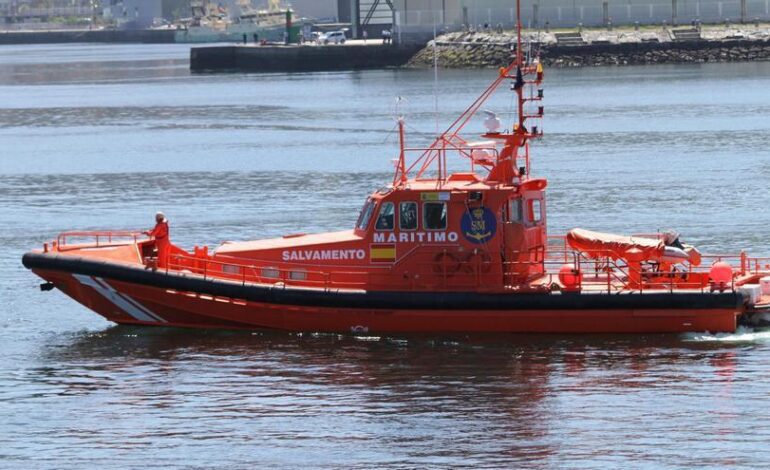 NAUFRAGIO CÁDIZ | Un muerto y un desaparecido en el naufragio de una neumática en Cádiz