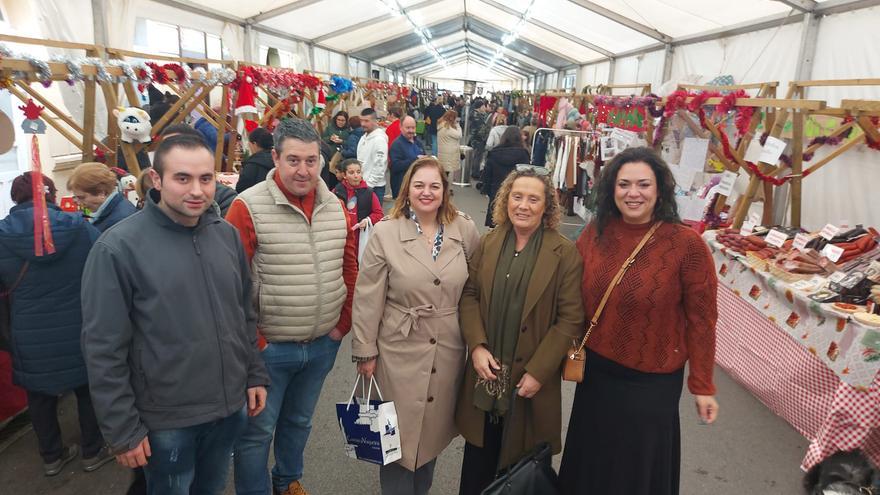 Así fue el mercado navideño de Tineo
