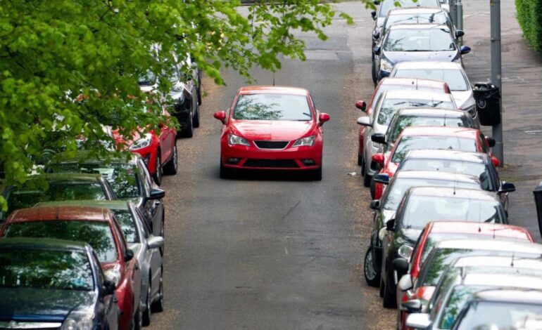 ‘Carspreading’, la nueva tendencia que hace todavía más difícil aparcar