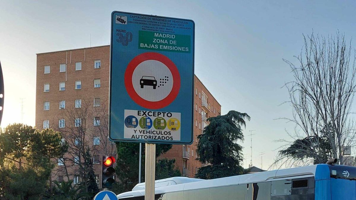 Madrid amplía la moratoria para 2026 y responde a la duda de muchos ciudadanos: ¿los coches sin etiqueta podrán entrar? 