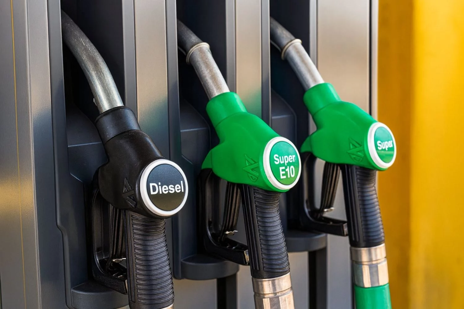 La gasolina low-cost no es de peor calidad que la de Repsol, Moeve o BP