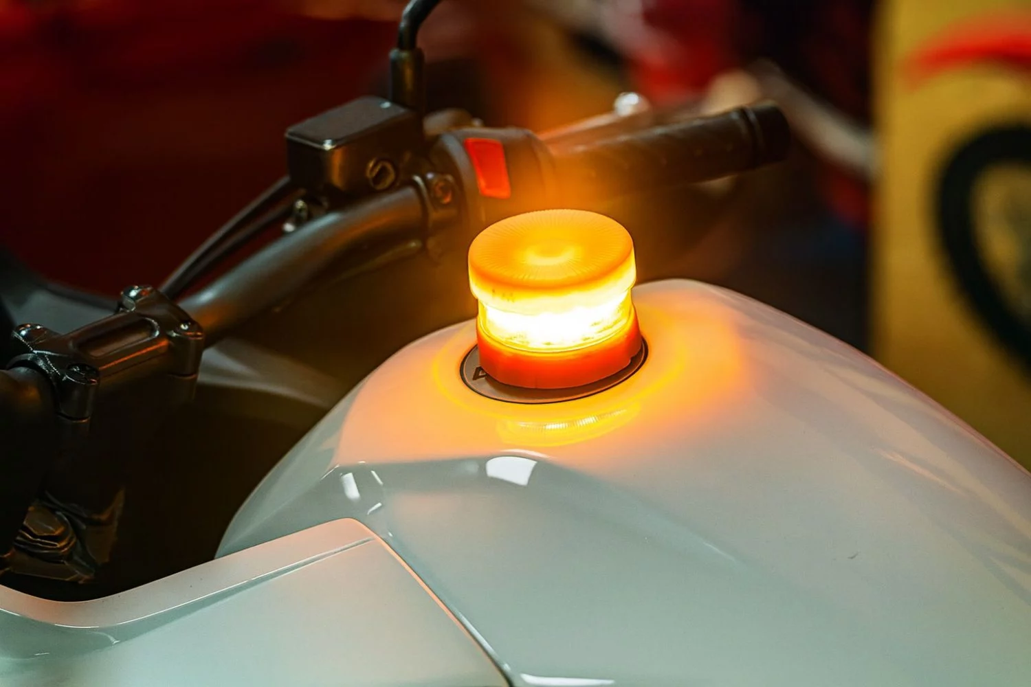 si tu coche aparece en esta lista, la DGT no te obliga a llevar la baliza V-16 a partir de enero