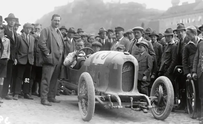 El visionario Ferdinand Porsche que anticipó el presente de la marca