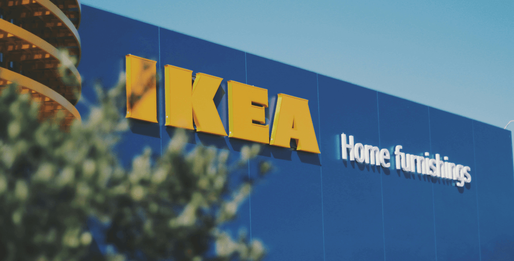 Uno de los edificios de la cadena IKEA tiene el logo de IKEA