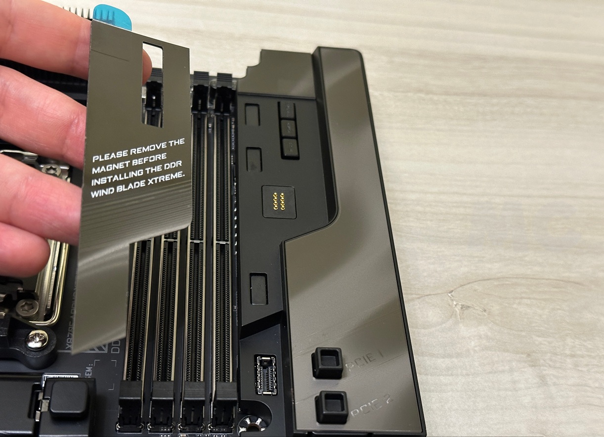 X870E AORUS XTREME X3D AI TOP