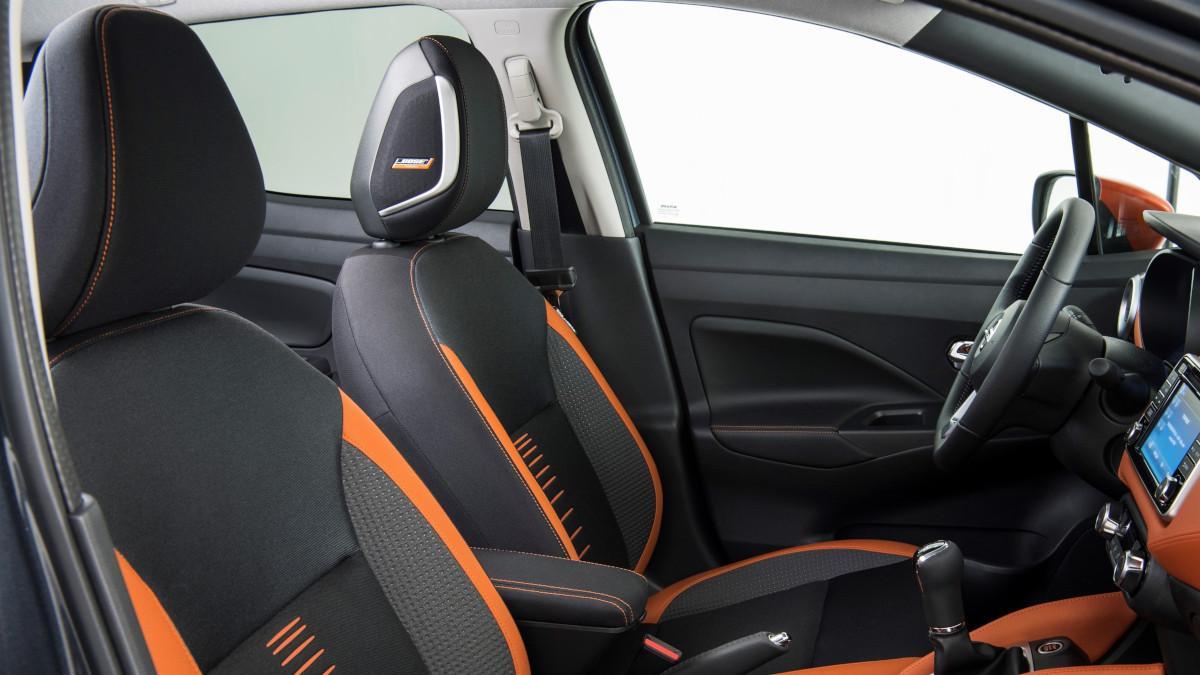 Nissan Micra Bose con altavoces en los reposacabezas