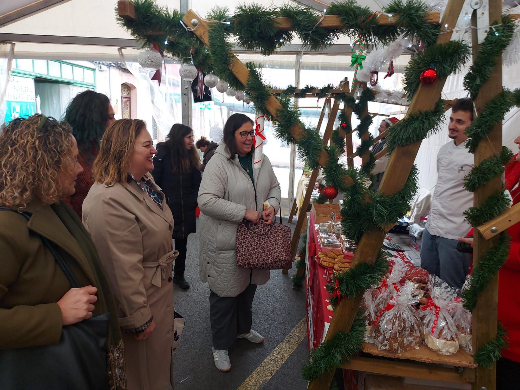 En imágenes: Así era el mercadillo navideño de Tineo