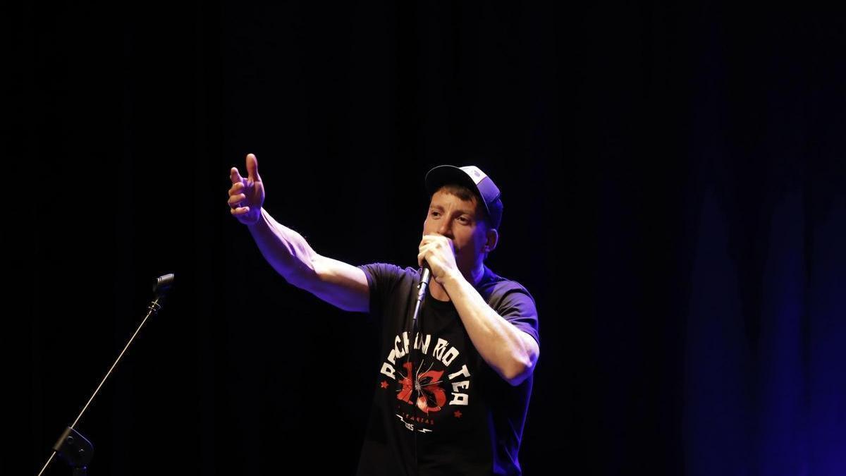 GRISON REVUELTA GIJÓN | Grison, de la «La Revuelta», debuta en Gijón con «En bucle»: «Invitaría a Lucas, de ‘Andy y Lucas’ y me haría dos o tres temas con él»